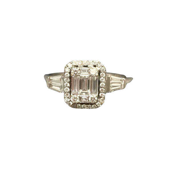 Diamond Ring in 18ct White Gold date circa 1990, SHAPIRO & Co since1979 - image 1