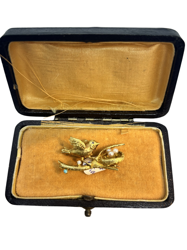 Lovely and cute Vintage English bird brooch at Deco&Vintage Ltd - image 1