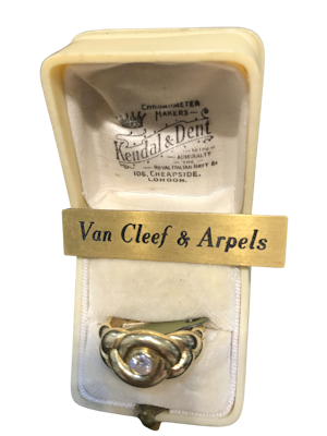 VC and A gold diamond ring