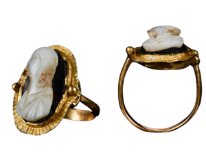 ROMAN SARDONYX CAMEO WITH JULIA DOMNA IN GOLD RING