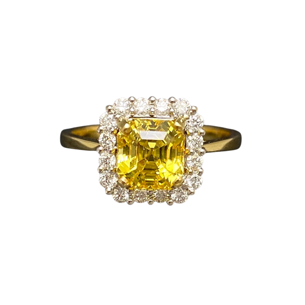 Yellow Sapphire Diamond Ring in 18ct Yellow/White Gold date circa 1970, SHAPIRO & Co since1979 - image 1