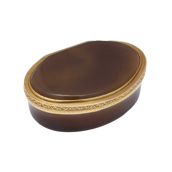 Agate snuff box with 18ct gold mounts c. 1790 - image 1