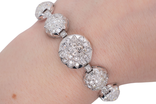 Diamond Circle Link Bracelet - image 1