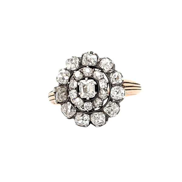 Antique Georgian Diamond and Silver Upon Gold Cluster Ring, Circa 1830 - image 1