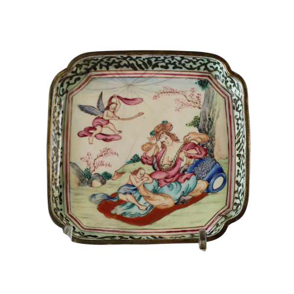 Canton enamel square saucer with canted corners, Qianlong (1736-95), decorated with a lady and 2 cherubs - image 1