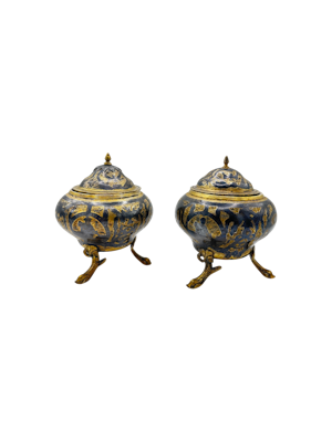 Russian pair of silver gilt and niello salt cellars with lid, Moscow 1797.