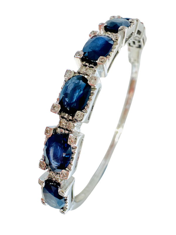 Natural Blue Sapphire 9.03ct & Diamond 0.56ct Bangle - image 8