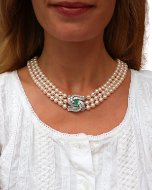3rows of cultured pearls emerald diamond necklace