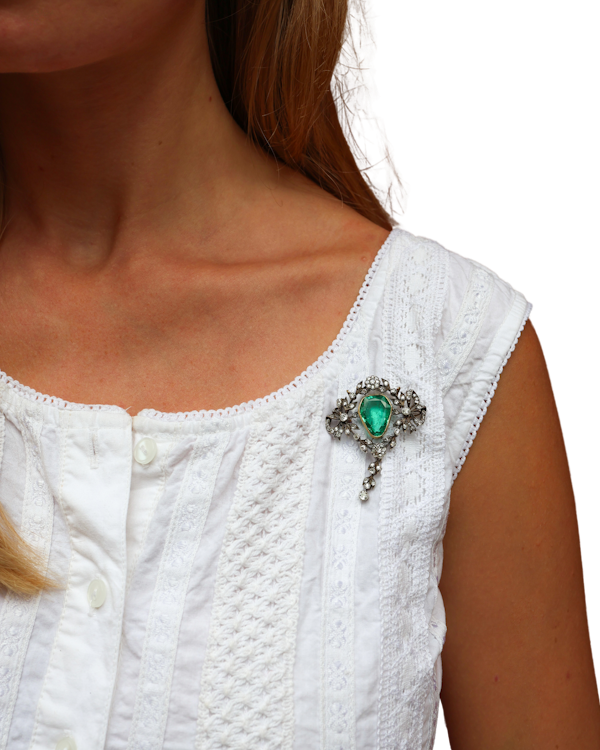 6.03ct Colombian Emerald and Diamond Brooch at Deco&Vintage Ltd - image 1