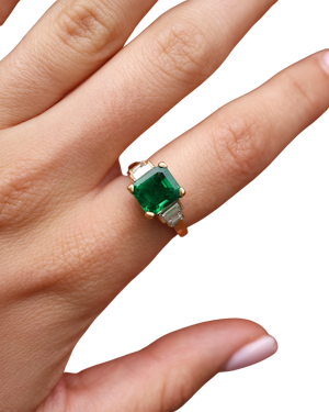 Emerald diamond ring