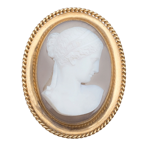 Hardstone Cameo Brooch in 18ct Gold Etruscan Frame | French, c.1860s - image 1