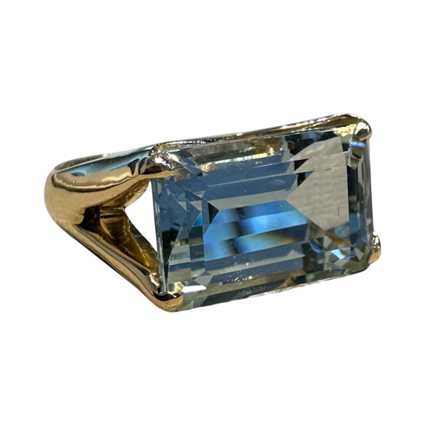 10ct Brazilian Aquamarine Ring in 18k Yellow Gold - info@marksjewellery.co.uk - image 1
