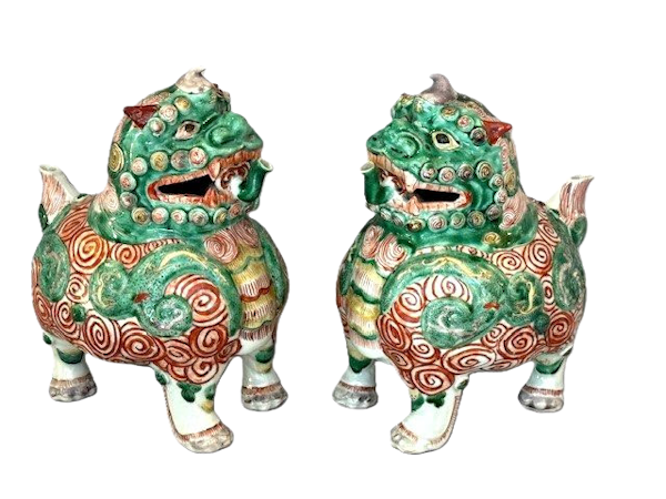 A PAIR OF FINE AND RARE CHINESE FAMILLE VERTE LUDUAN EWERS - image 1