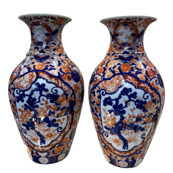 Pair of Imari vases - image 1