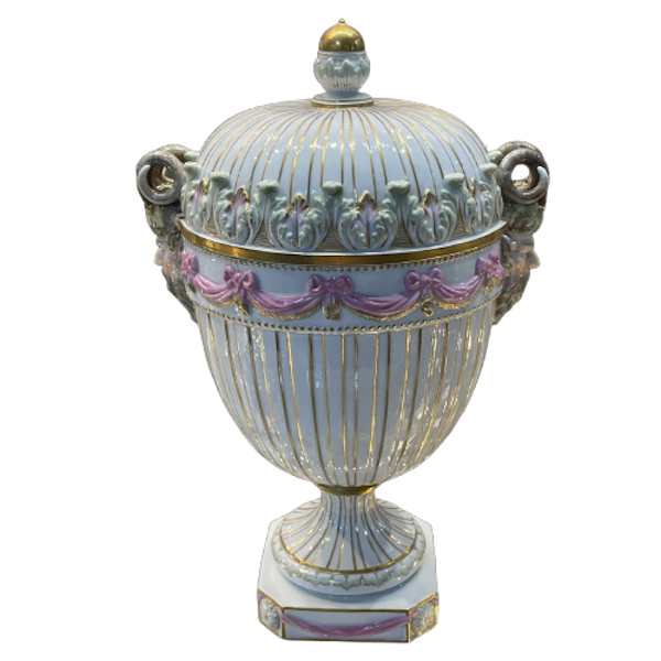 Meissen vase and cover - image 1