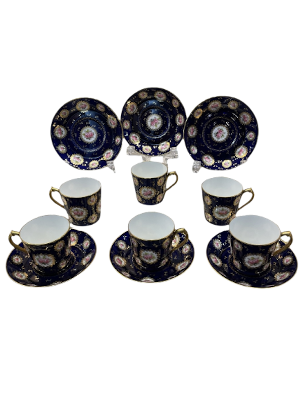 Set of Royal Crown Derby coffee cans and saucers - image 1