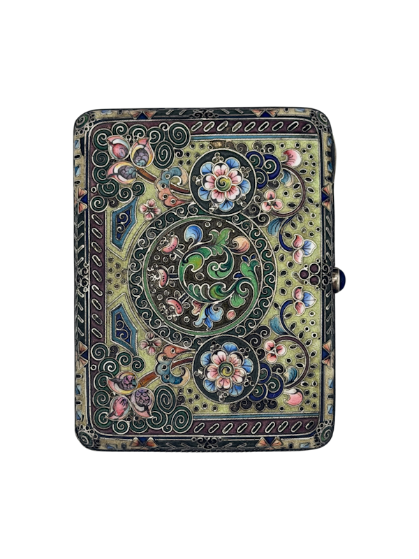 Russian silver gilt and cloisonné and shaded enamel cigarette case, Moscow , c.1910 by БиГ. - image 1