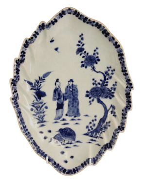 A CHINESE BLUE AND WHITE LEAF-SHAPED DISH