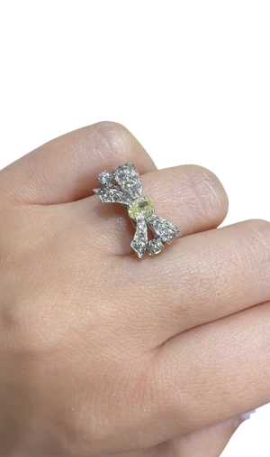 Yellow diamond bow ring 18k white gold