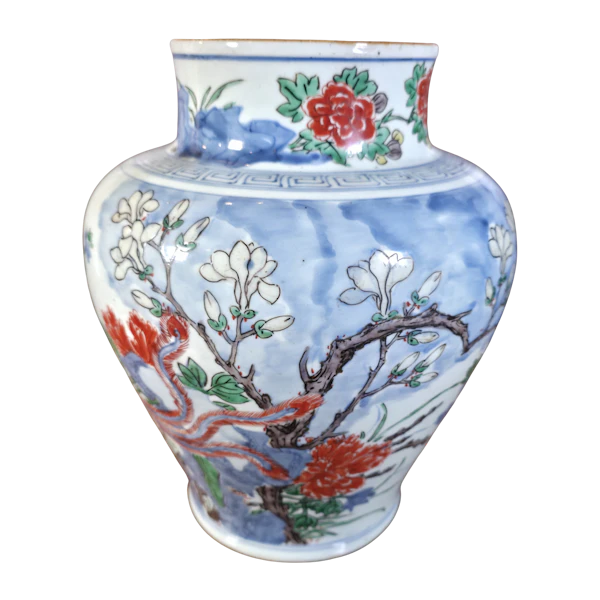 A Chinese Wucai Baluster Vase and Cover, Shunzhi, C. 1644-1661 - image 1