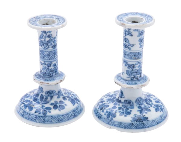 A PAIR OF CHINESE BLUE AND WHITE MINIATURE CANDLESTICKS - image 1