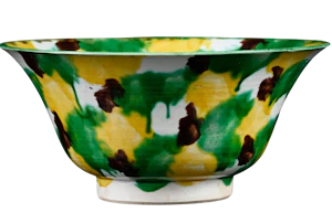 Chinese 'egg and spnach' bowl Kangxi(1662-1722)