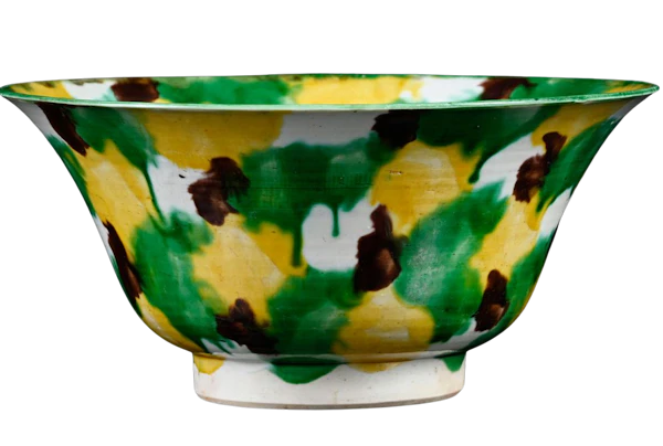 Chinese 'egg and spnach' bowl Kangxi(1662-1722) - image 1
