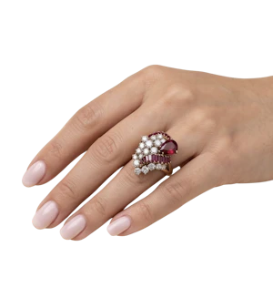 3.16ct Ruby & diamond cluster ring 18K gold