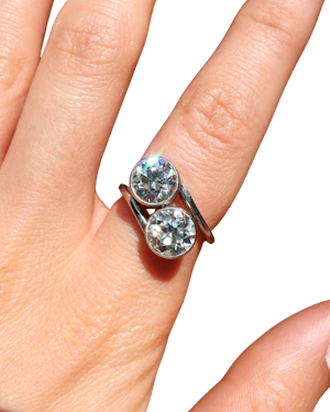 Antique Edwardian Platinum "Toi et Moi" Old Cut Diamond Ring